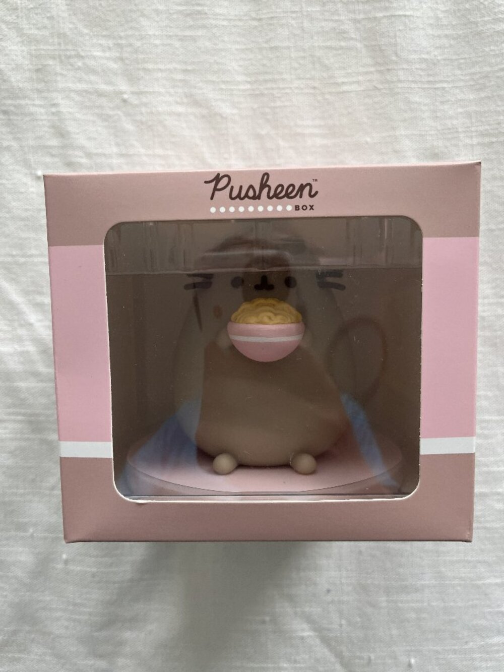 Pusheen Box Exclusive “Pusheen with Ramen” Vinyl Figure – 2026 Collectible